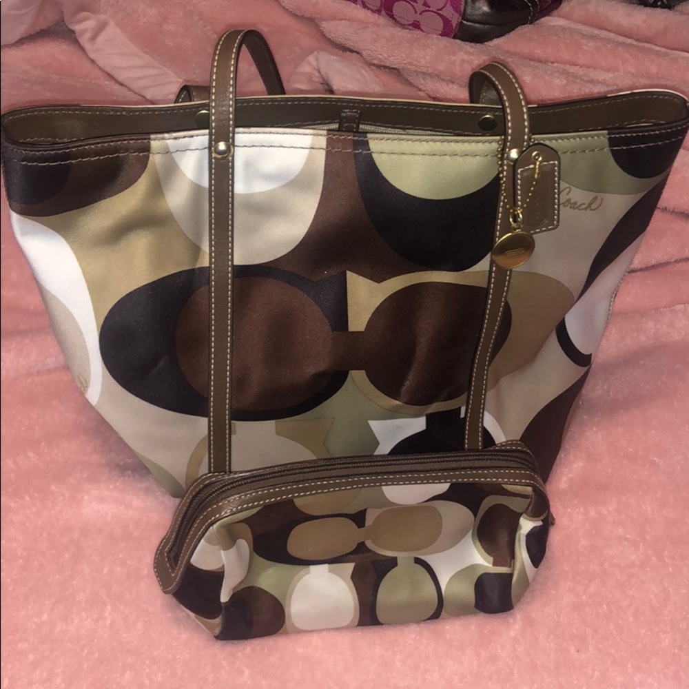 Coach purse with pouch